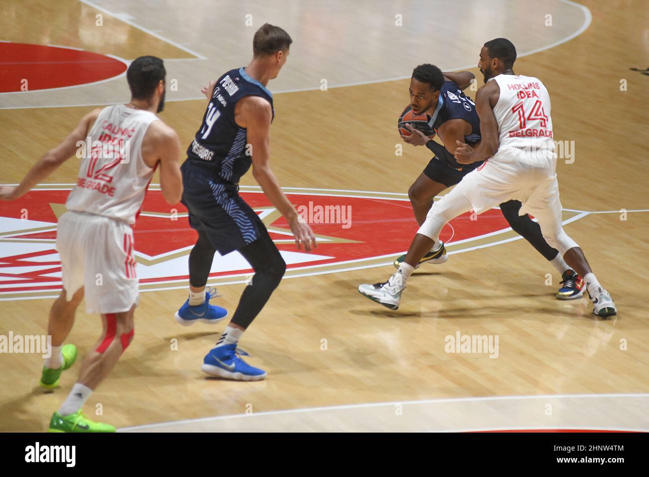 Jordan Lloyd (Zenit) contra la Estrella Roja (Belgrado). Euroleage  Baloncesto 2021-22 Fotografía de stock - Alamy