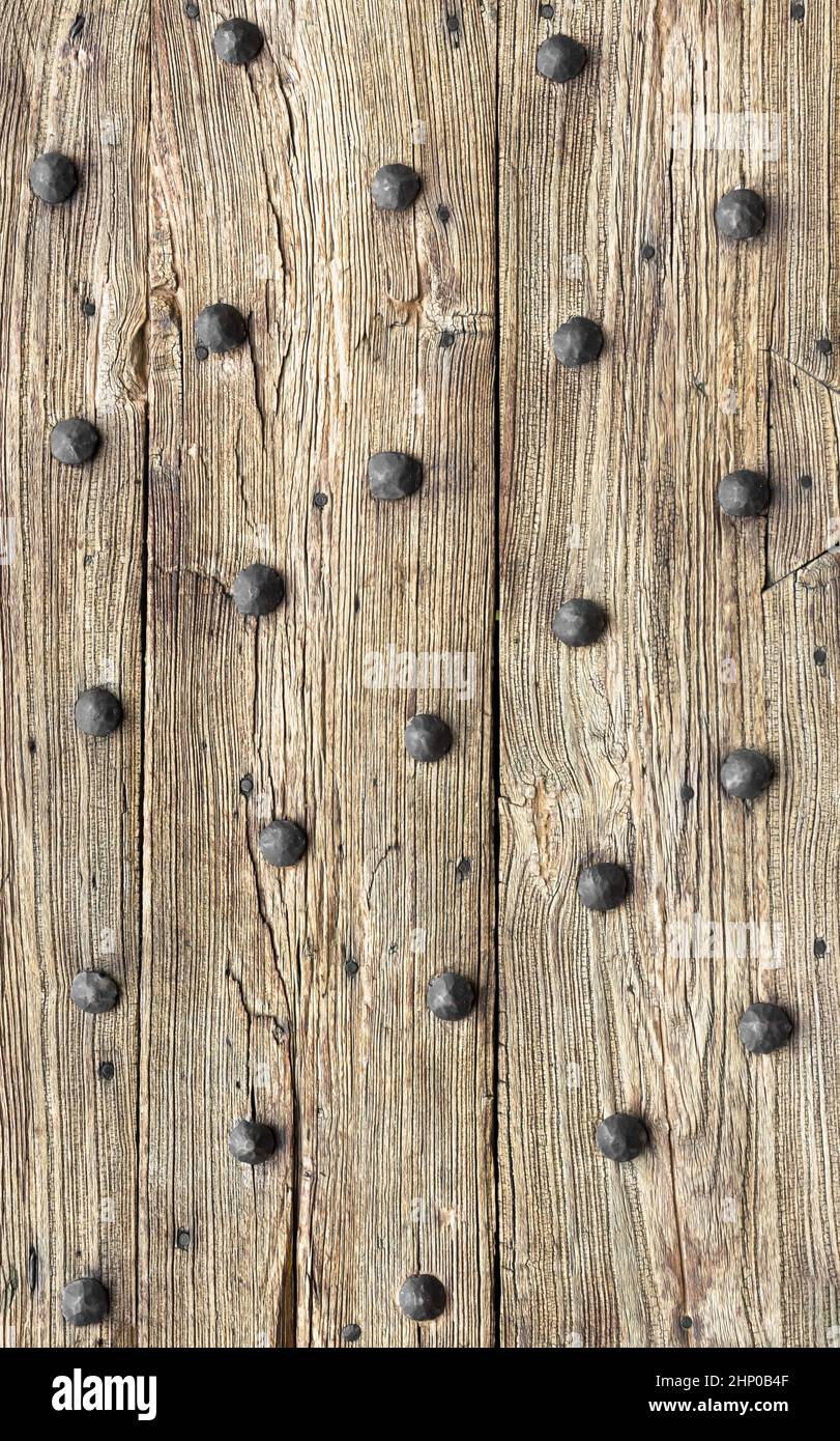 Tablas de madera de fondo. Viejos tablones de madera con clavos de