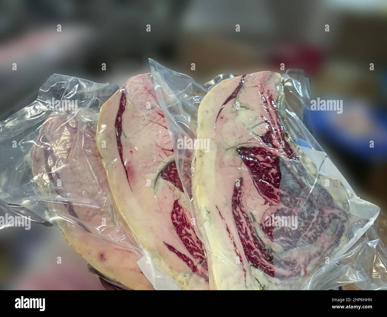 Maduración de la carne envasada en bolsas de vacío Fotografía de stock -  Alamy