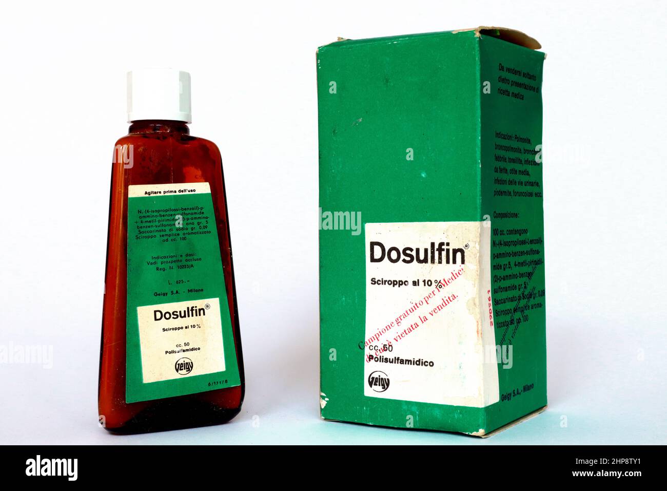 Vintage 1961 DOSULFIN Jarabe GEIGY sulfamida medicina para el tratamiento  de la neumonía. GEIGY S.A. - Milán (Italia Fotografía de stock - Alamy