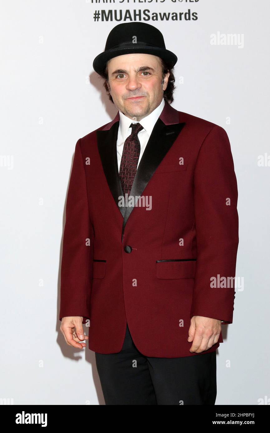 19 de febrero de 2022, Beverly Hills, CA, Estados Unidos: LOS ÁNGELES - 19 DE FEBRERO: Michael D Cohen en el 9th Premios anuales de la Asociación de Artistas y estilistas de cabello Llegadas al Hotel Beverly Hilton el 19 de febrero de 2022 en Beverly Hills, CA (Imagen de crédito: © Kay Blake/ZUMA Press Wire) Foto de stock