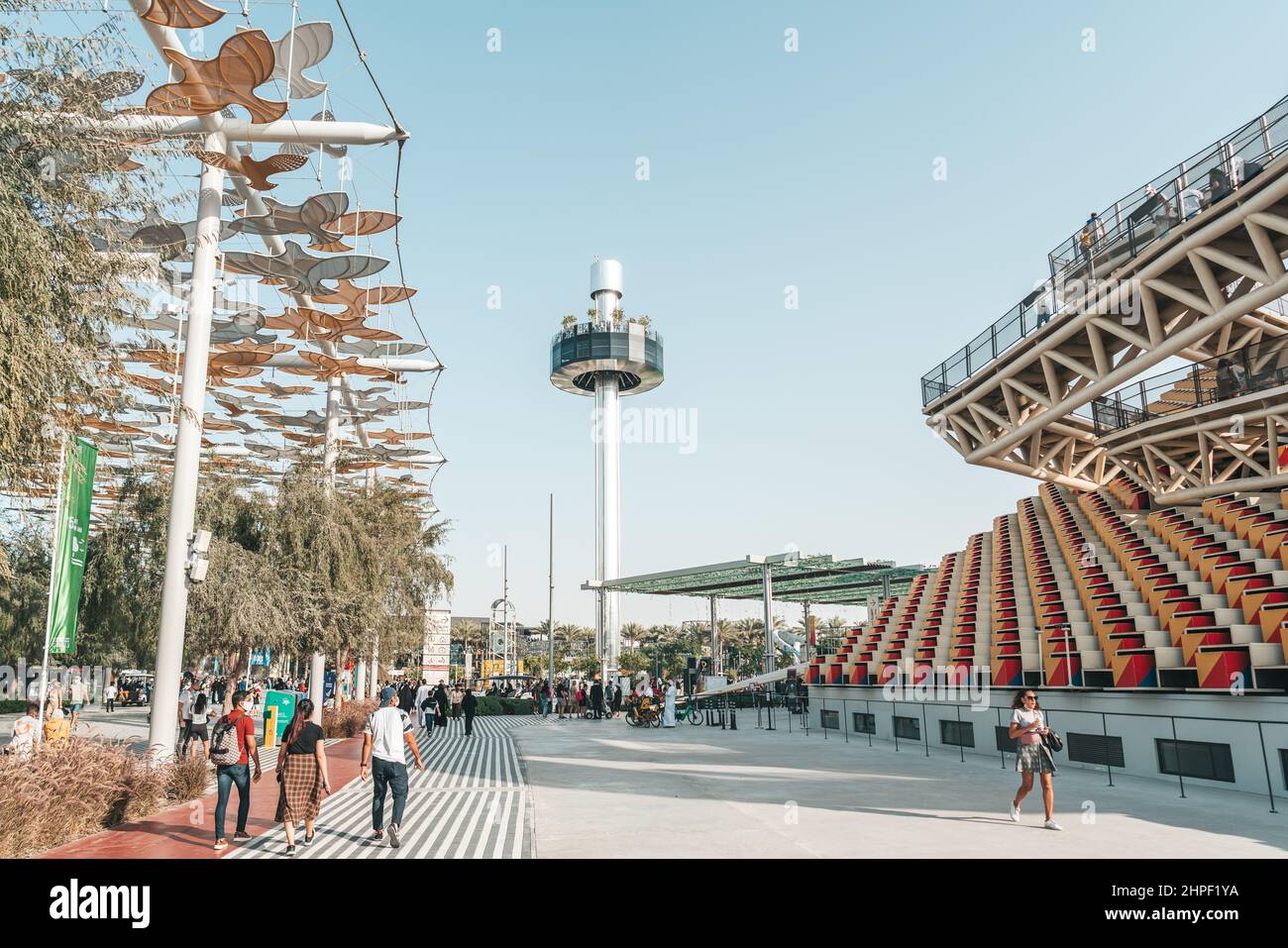 Dentro de la Expo de Dubai 2020 | Exposición Mundial en EAU ambientado en 'Connecting Minds, Creating the Future' - diseño de arquitectura creativa Foto de stock