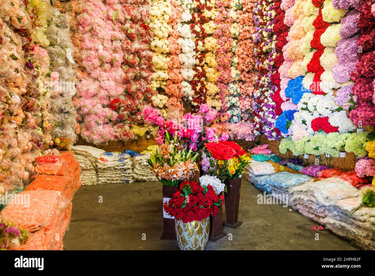 Flores artificiales a la venta. Flower district, centro de Los Angeles