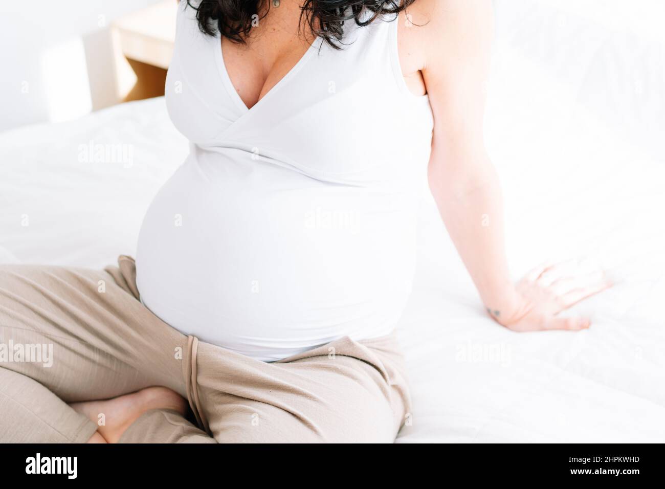 Ropa de maternidad embarazo fotografías e imágenes de alta resolución -  Alamy