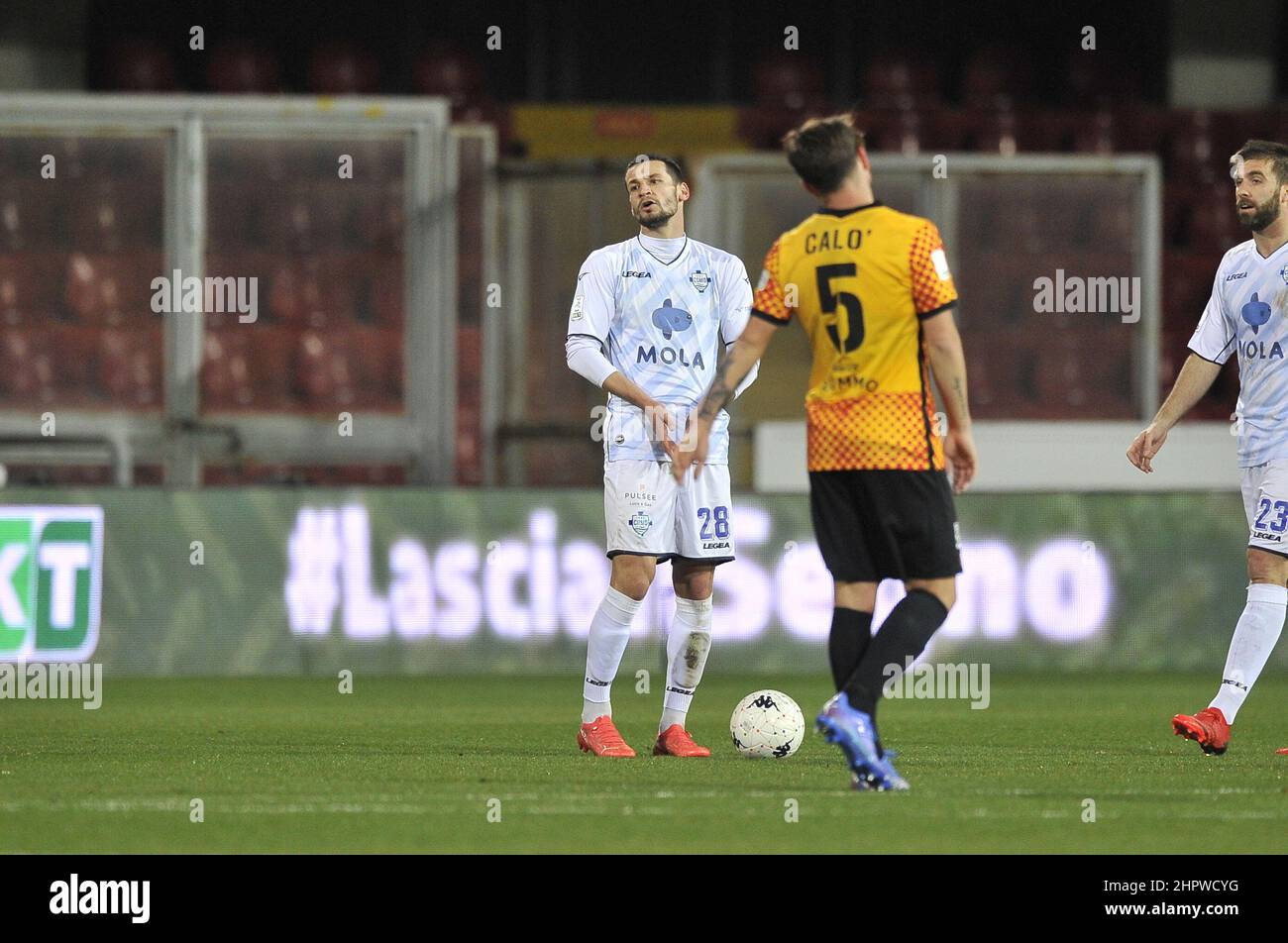 Campeonato Italiano Serie B Entre Benevento Vs Como Foto Editorial