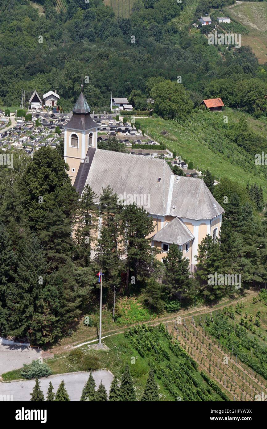 Iglesia Parroquial de San Jorge en Draganic, Croacia Foto de stock