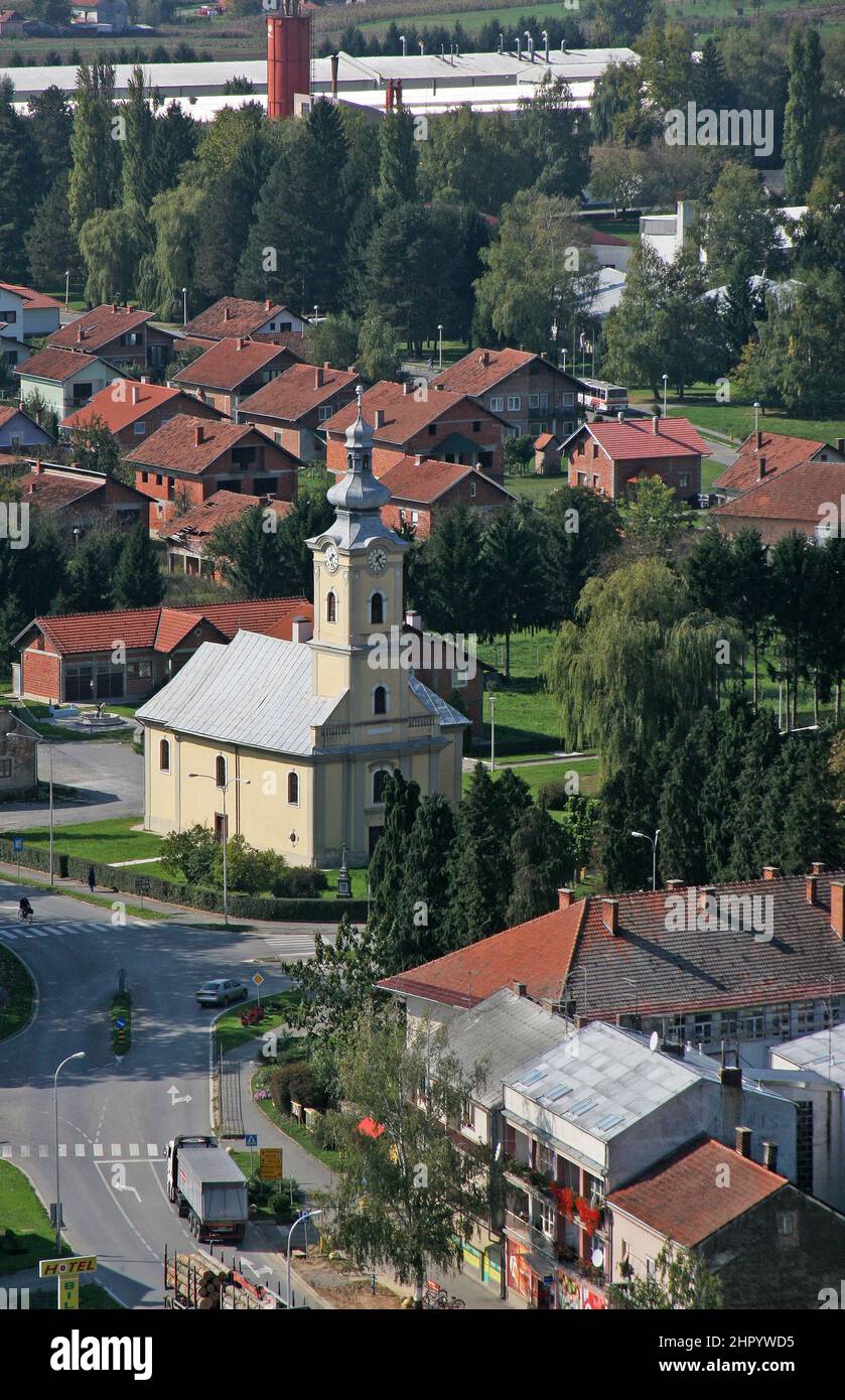Iglesia parroquial de San José en Grubisno Polje, Croacia Foto de stock