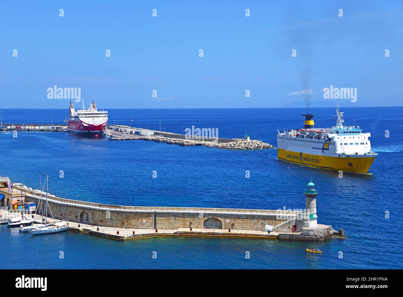 Puerto y el faro norte de Bastia, Francia, Córcega, Bastia Foto de stock