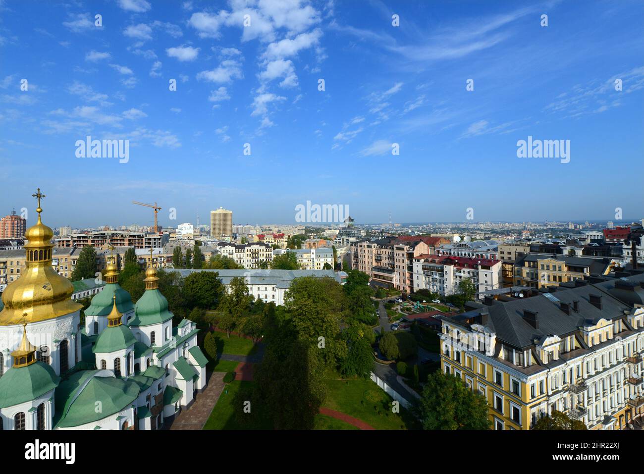 Una vista desde el campanario de la Catedral de Santa Sofía en el corazón de Kiev, Ucrania. Foto de stock