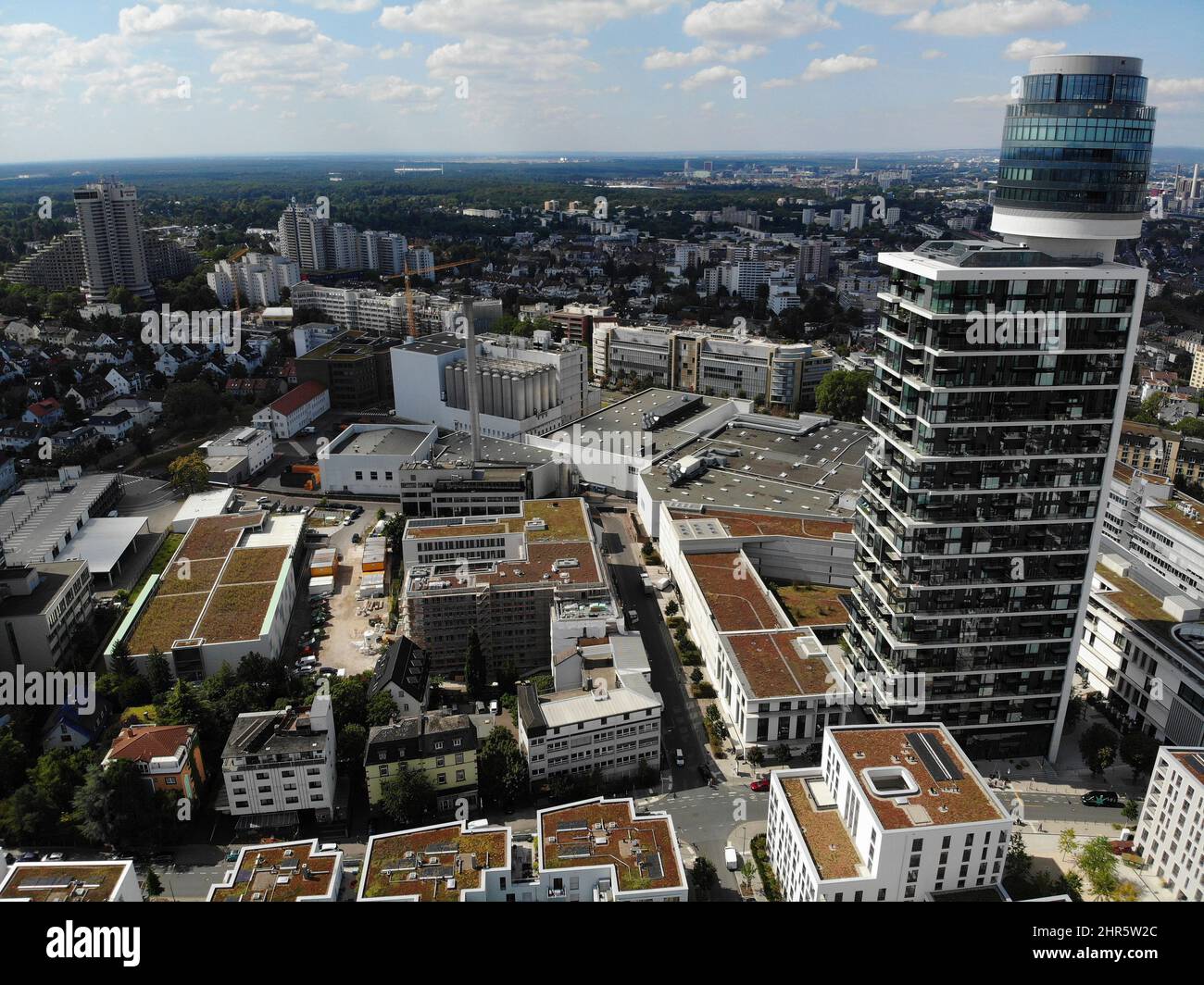 Luftbild: Neuer Henninger Turm, Frankfurt am Main (nur fuer redaktionelle Verwendung. Keine Werbung. Referenzdatenbank: http://www.360-berlin.de. © Je Foto de stock