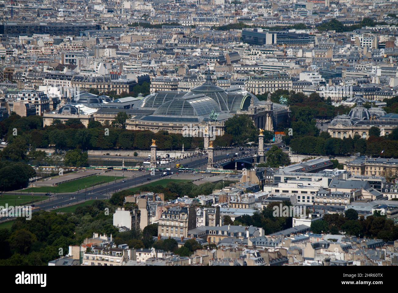 Luftbild: Skyline, Urbanitaet, Grand Palais, Paris, Frankreich/ France (nur fuer redaktionelle Verwendung. Keine Werbung. Referenzdatenbank: http://ww Foto de stock