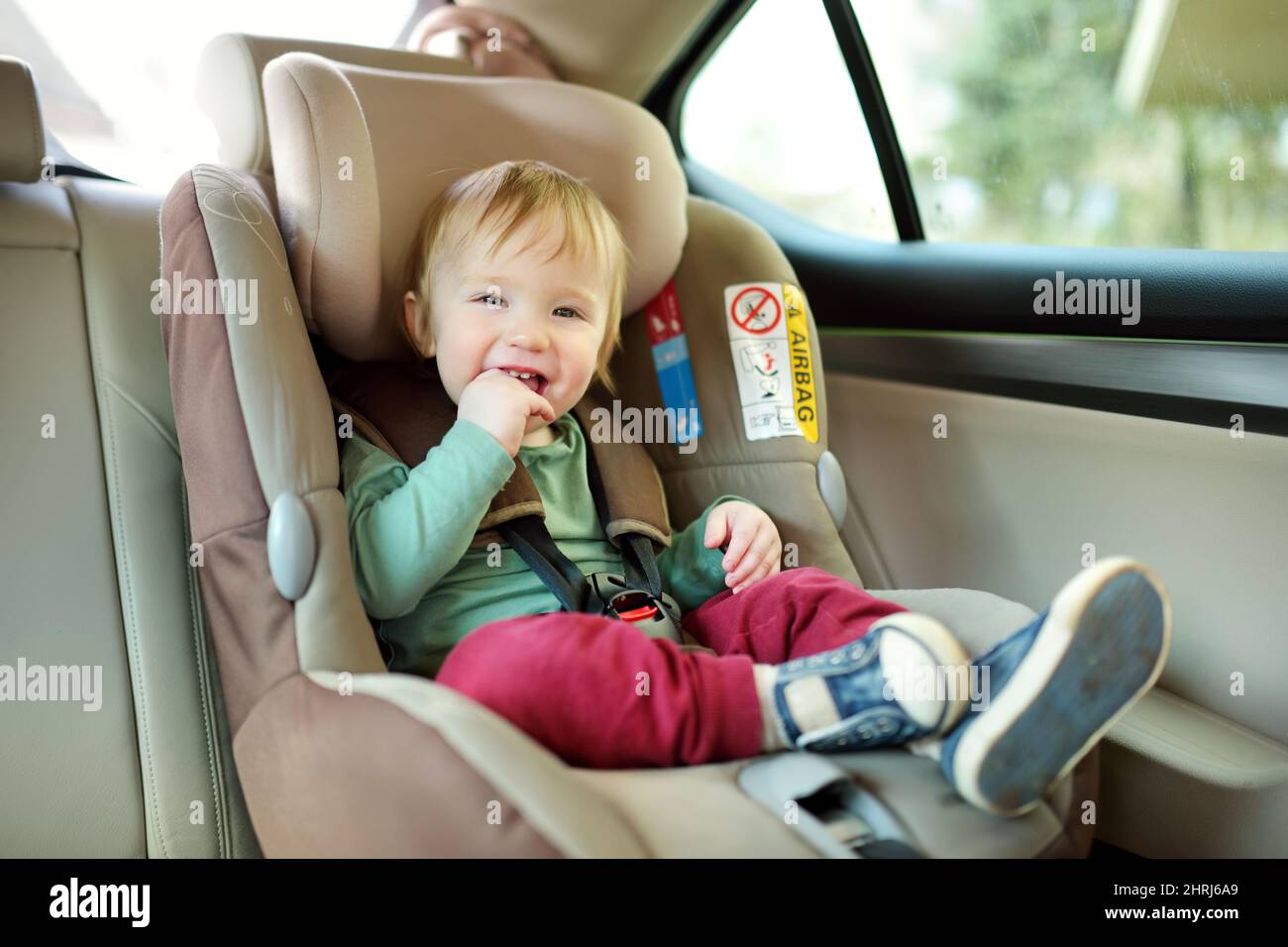 Abrochate los cinturones de seguridad fotografías e imágenes de alta resolución - Página 2 -