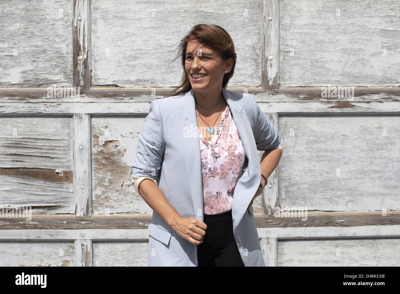 La directora Amy Jo Johnson es fotografiada mientras promueve 'Tammys