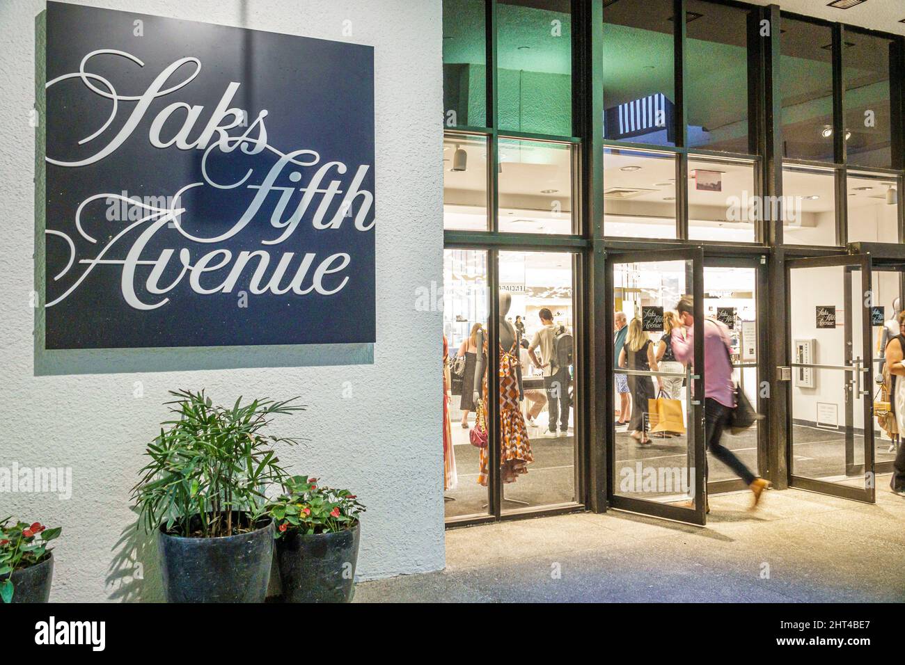 Saks Fifth Avenue Dadeland Mall, Phillip Pessar