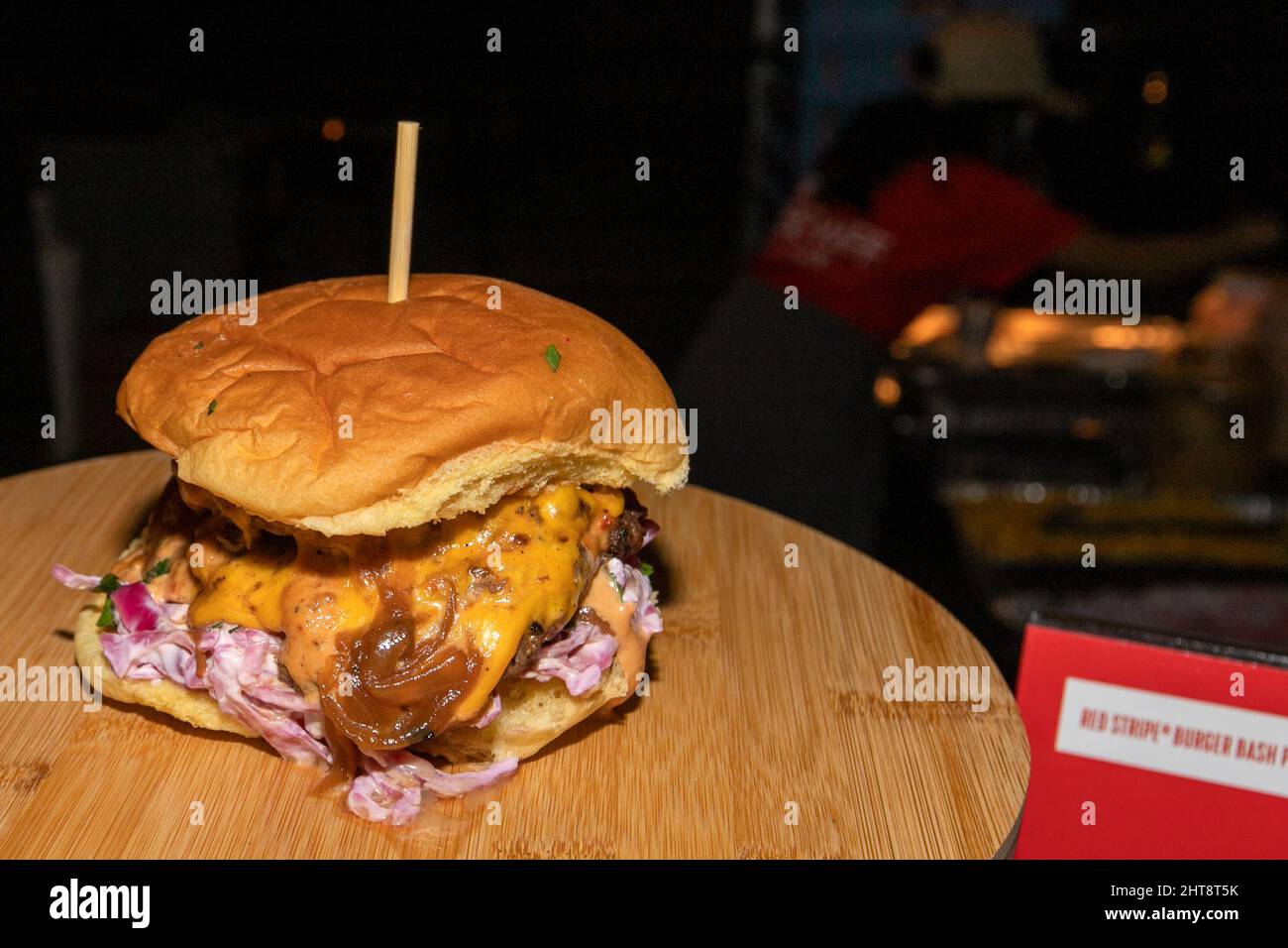 Miami Beach Florida 25 De Febrero Burger Bash Durante El Festival Del Vino Y Comida De South Beach 22 El 25 De Febrero De 22 En Miami Beach Florida Gente Ambiente Miami Beach Florida 25 De Febrero Burger Bash Durante El Festival Del Vino Y Comida De South Beach 22 El 25 De Febrero De 22 En Miami Beach Florida Gente Ambiente
