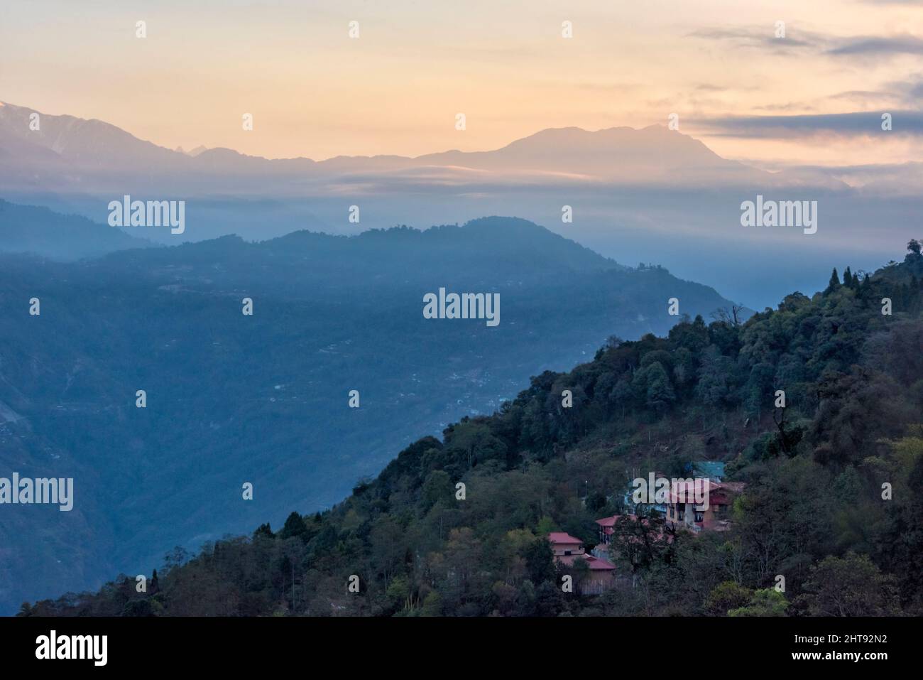 Pelling en la ladera del Himalaya, Sikkim, India Foto de stock