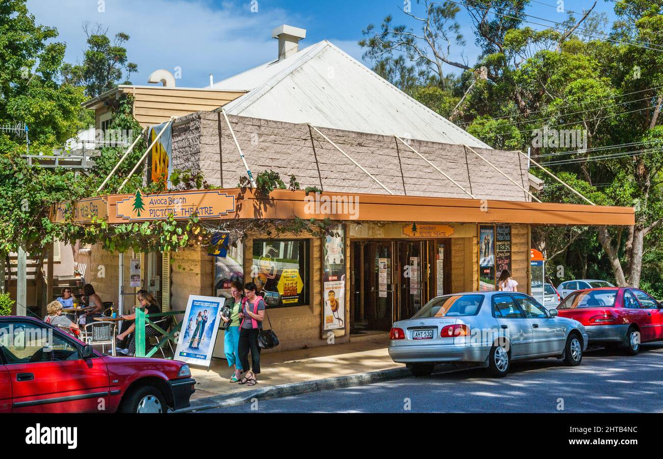 Emblemático Teatro de Playa Avoca de estilo boutique en el suburbio costero de la costa central de Avoca Beach, Nueva Gales del Sur, Australia Foto de stock