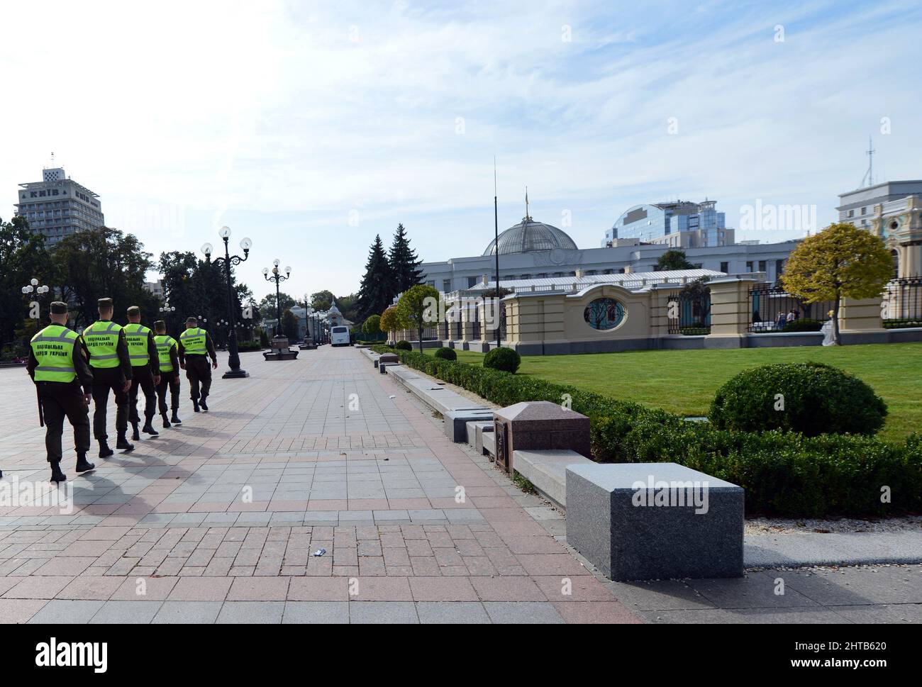 Las fuerzas de seguridad ucranianas patrullan la zona alrededor del