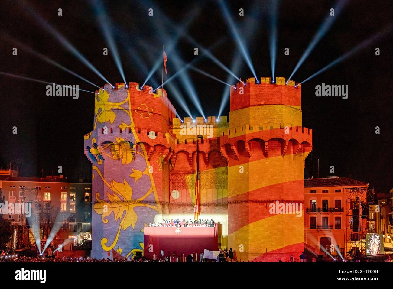 Valencia, España. 27th Feb, 2022. Vista de las Torres Serrano durante La  Crida de las Fallas 2022 en Valencia. La Crida, la proclamación en español,  se celebra el último domingo de febrero