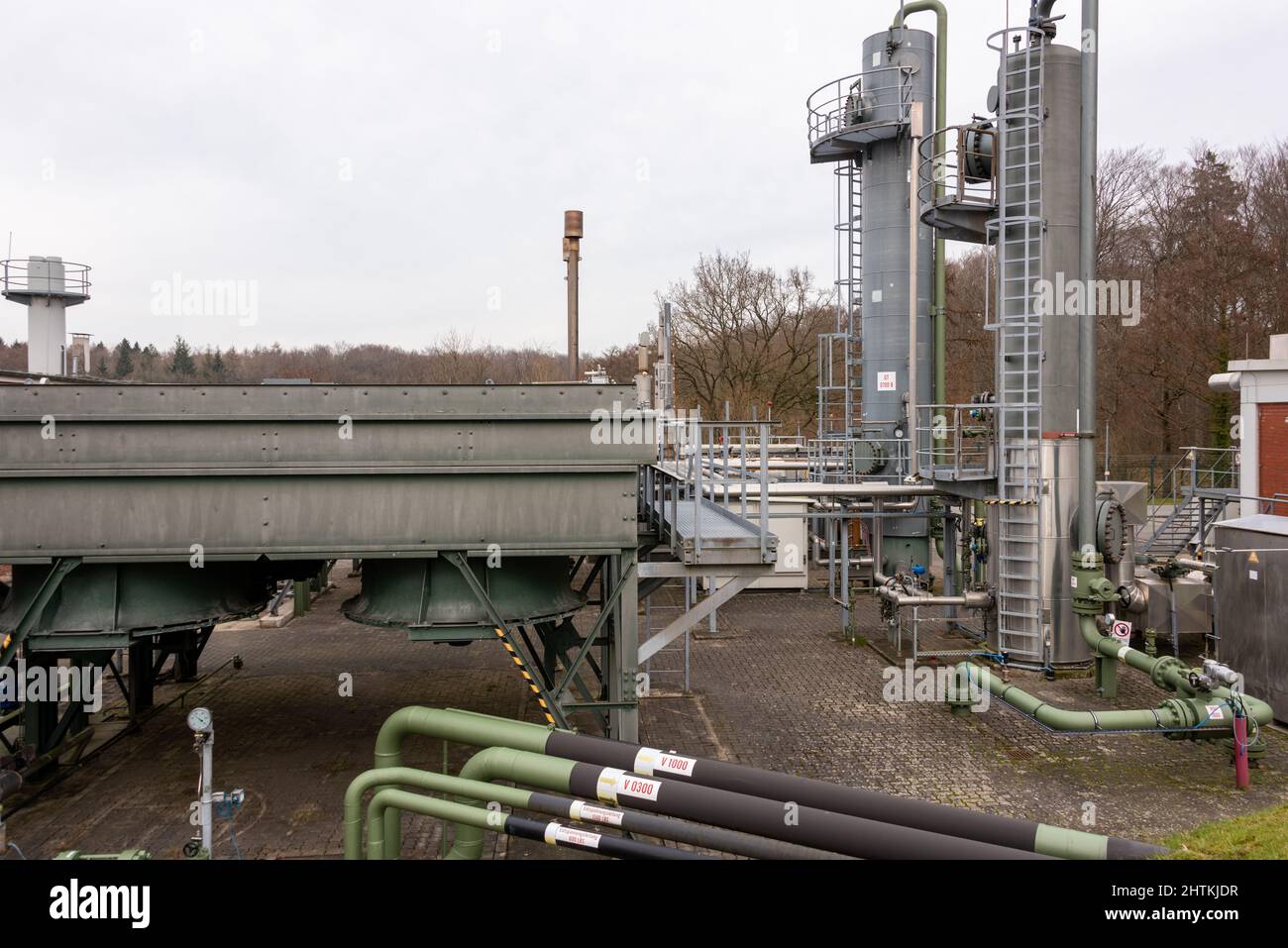Energiewende-Staatssekretär Tobias Goldschmidt besucht Gasspeicher der Stadtwerke Kiel in Rönne und informiert sich über die aktuelle Versorgungssitua Foto de stock
