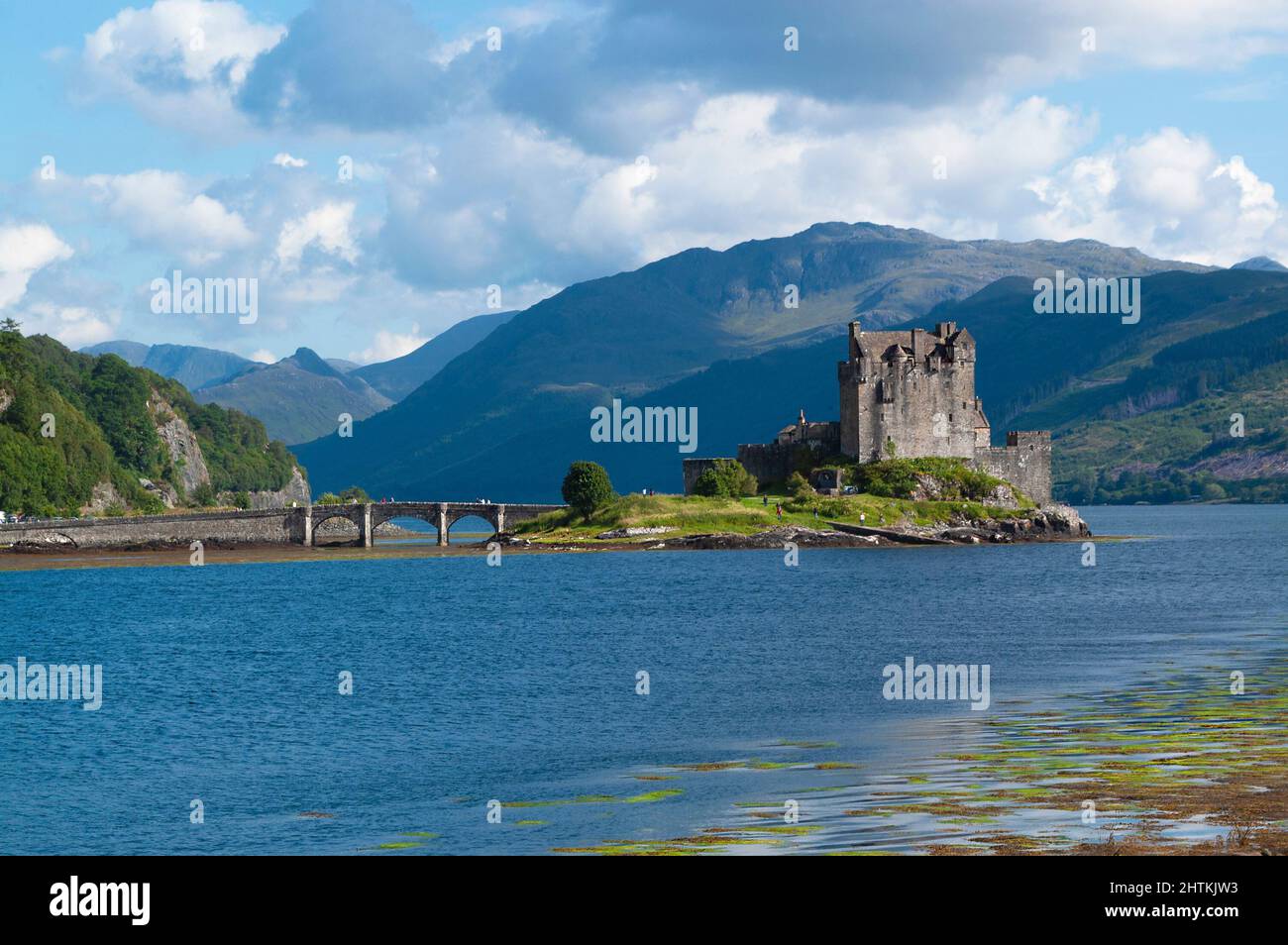 Castillo de Eilean Donan, Dornie, por Kyle de Lochalsh, Escocia, Reino Unido Foto de stock