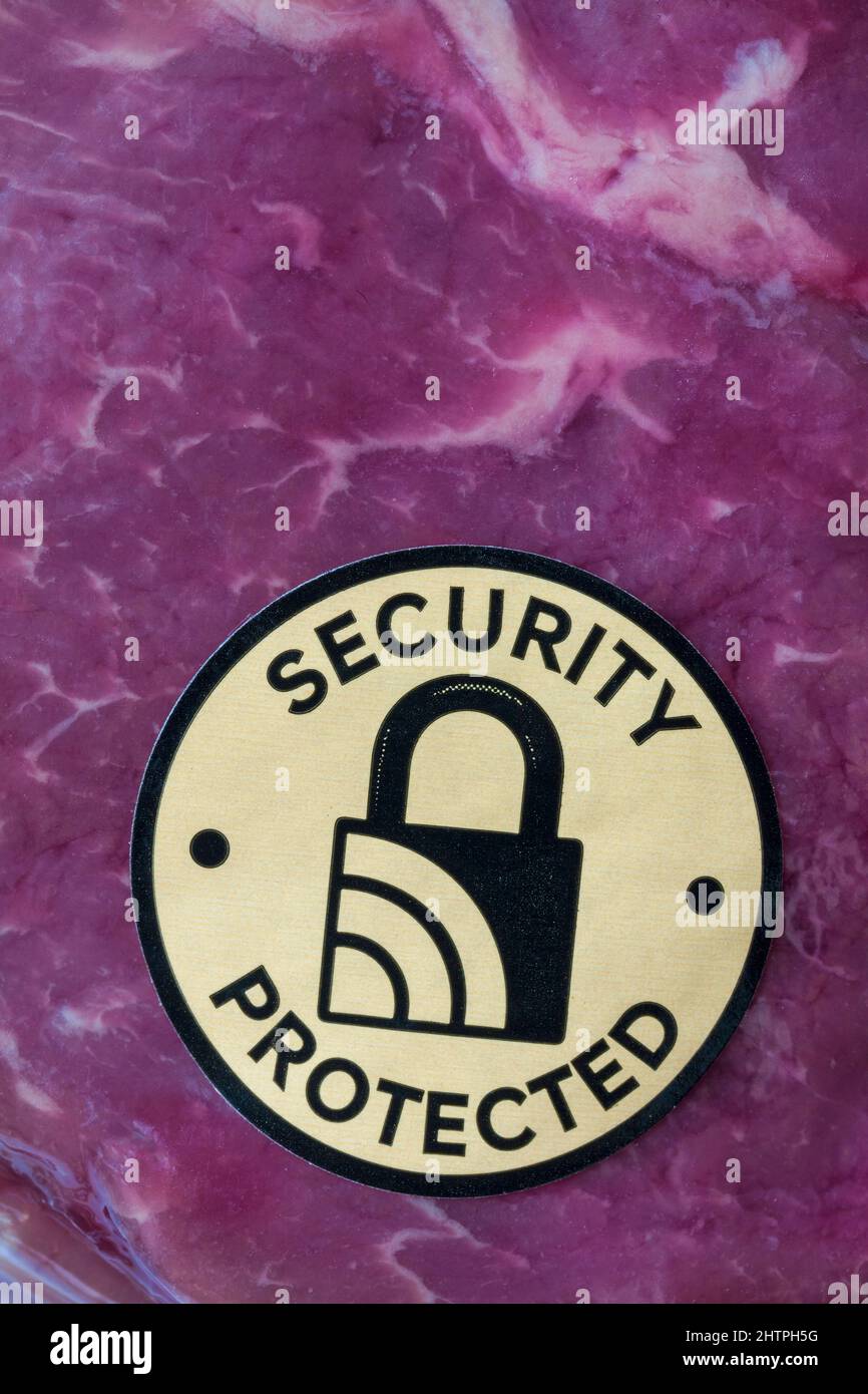 Etiqueta protegida de seguridad en paquete de filete británico Aberdeen Angus de M&S Foto de stock