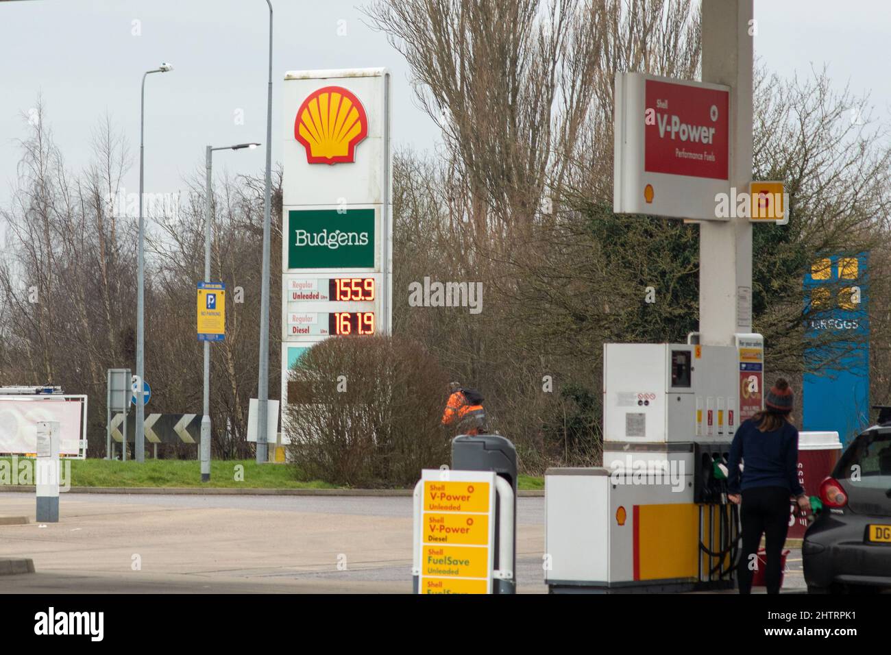 Hailsham. East Sussex, Reino Unido. 2nd Mar, 2022. Los precios del combustible en el Reino Unido siguen subiendo a pesar de los intentos de estabilizar los mercados tras la invasión rusa de Ucrania. Algunos pronosticadores vendían diesel por £161,9 por litro. Noticias de SEUK/Alamy Live News Foto de stock