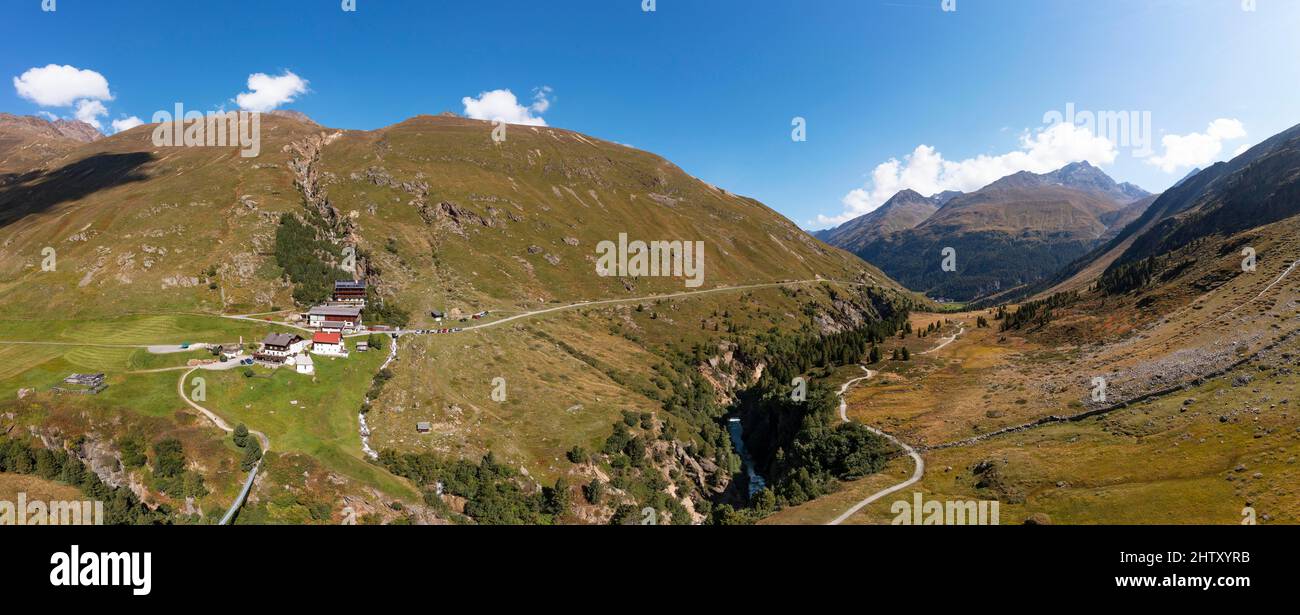 Drone tiro, ruta de senderismo temática de Vent a la Rofenhoefe a lo largo de la Rofenache, valle de Rofen, Vent, valle del Venter, municipio de Soelden, Oetztal Foto de stock