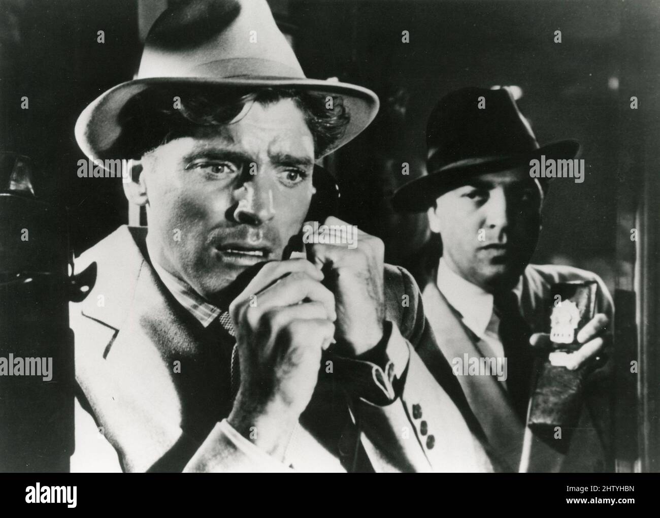 El actor estadounidense Burt Lancaster en la película Lo siento, número equivocado, EE.UU. 1948 Foto de stock