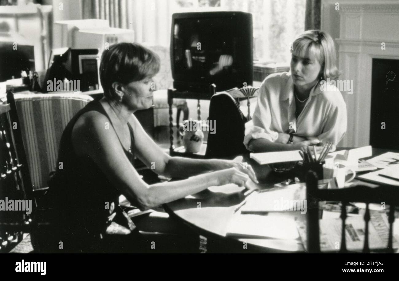 Las actrices estadounidenses Vanessa Redgrave y Tea Leoni en la película Deep Impact, EE.UU. 1998 Foto de stock