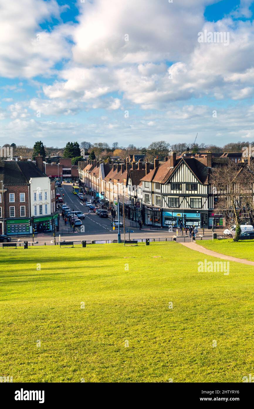 Vista de Hermitage Road en el centro de Hitchin desde Windmill Hill, Hertfordshire, Reino Unido Foto de stock