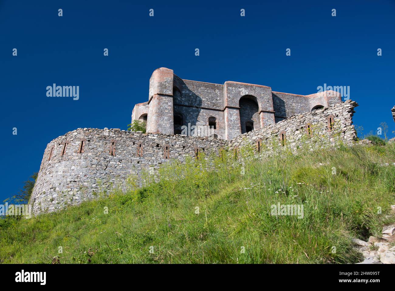 Forte Diamante es el fuerte más importante en las colinas alrededor de  Génova, Italia Fotografía de stock - Alamy