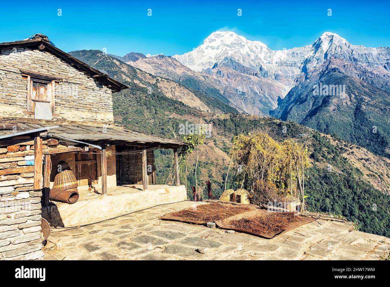 Paisaje del Himalaya visto desde el Área de Conservación de Annapurna Foto de stock