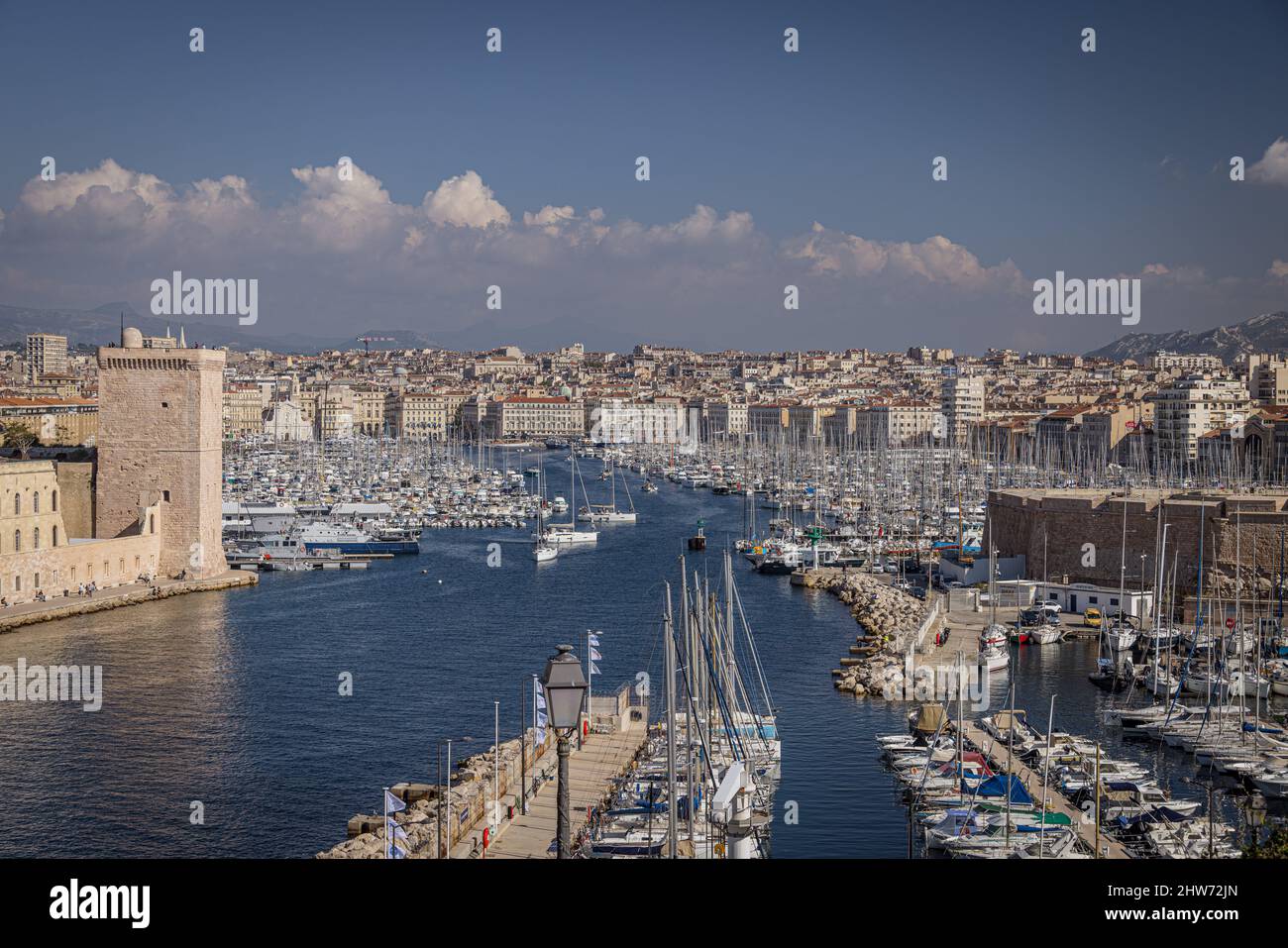 El Puerto Viejo y Fort St-Jean Marseille, Francia Foto de stock