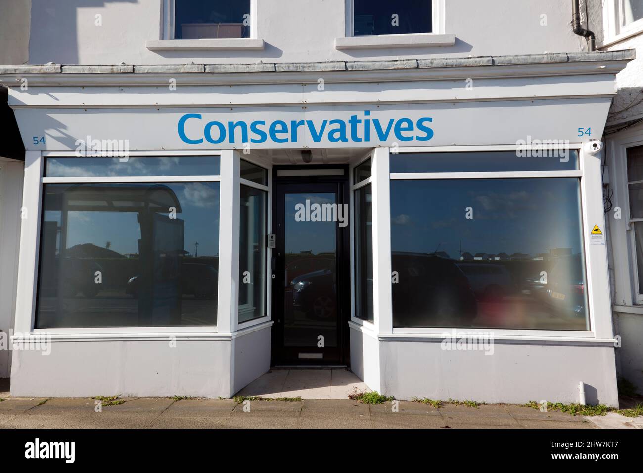 Las oficinas de la Asociación conservadora de Dover & Deal, en The Strand, Walmer, Kent Foto de stock