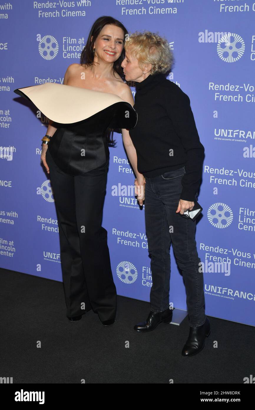 Juliette Binoche y Claire Denis asisten a Film en Rendez-Vous del Lincoln Center con la proyección nocturna de 'Fire' en Walter Reade The Foto de stock