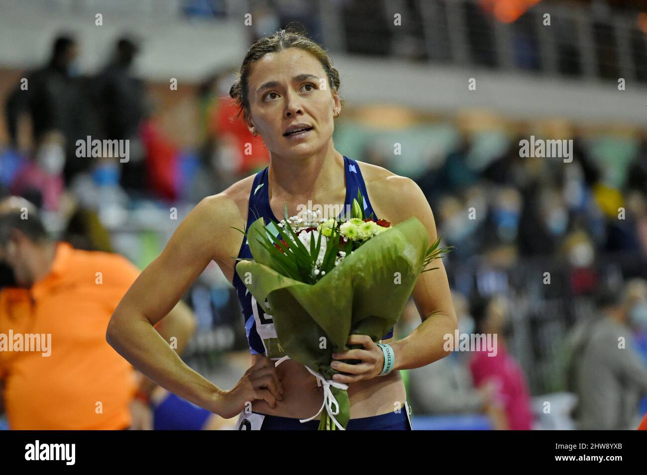 Catriona Bisseet (AUS) poses después de ganar las 800m mujeres en 2:00,10 durante la reunión de Villa de Madrid en el CDM Gallur Arena, martes, 2 de marzo de 2 Foto de stock
