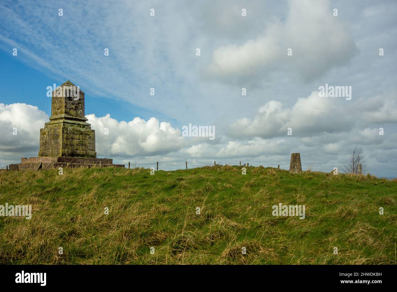 El monumento conmemorativo de John Wedgwood en Bignall Hill en Red Street Chesterton Staffordshire Inglaterra, erigido en 1845 es un monumento local muy conocido Foto de stock