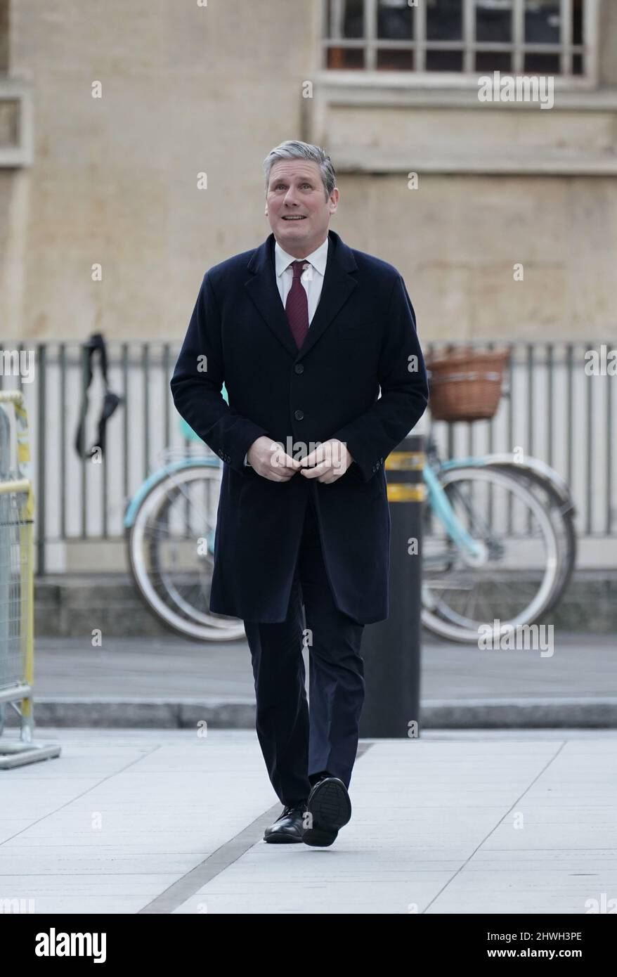 El líder del Partido Laborista Sir Keir Starmer llega a la BBC Broadcasting  House en Londres, para aparecer en el programa de asuntos de actualidad de  la BBC One, el domingo por