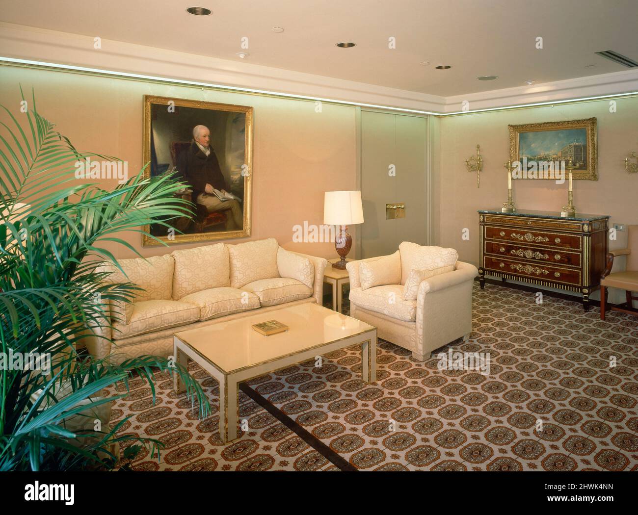 Eighties furniture sofa fotografías e imágenes de alta resolución - Alamy