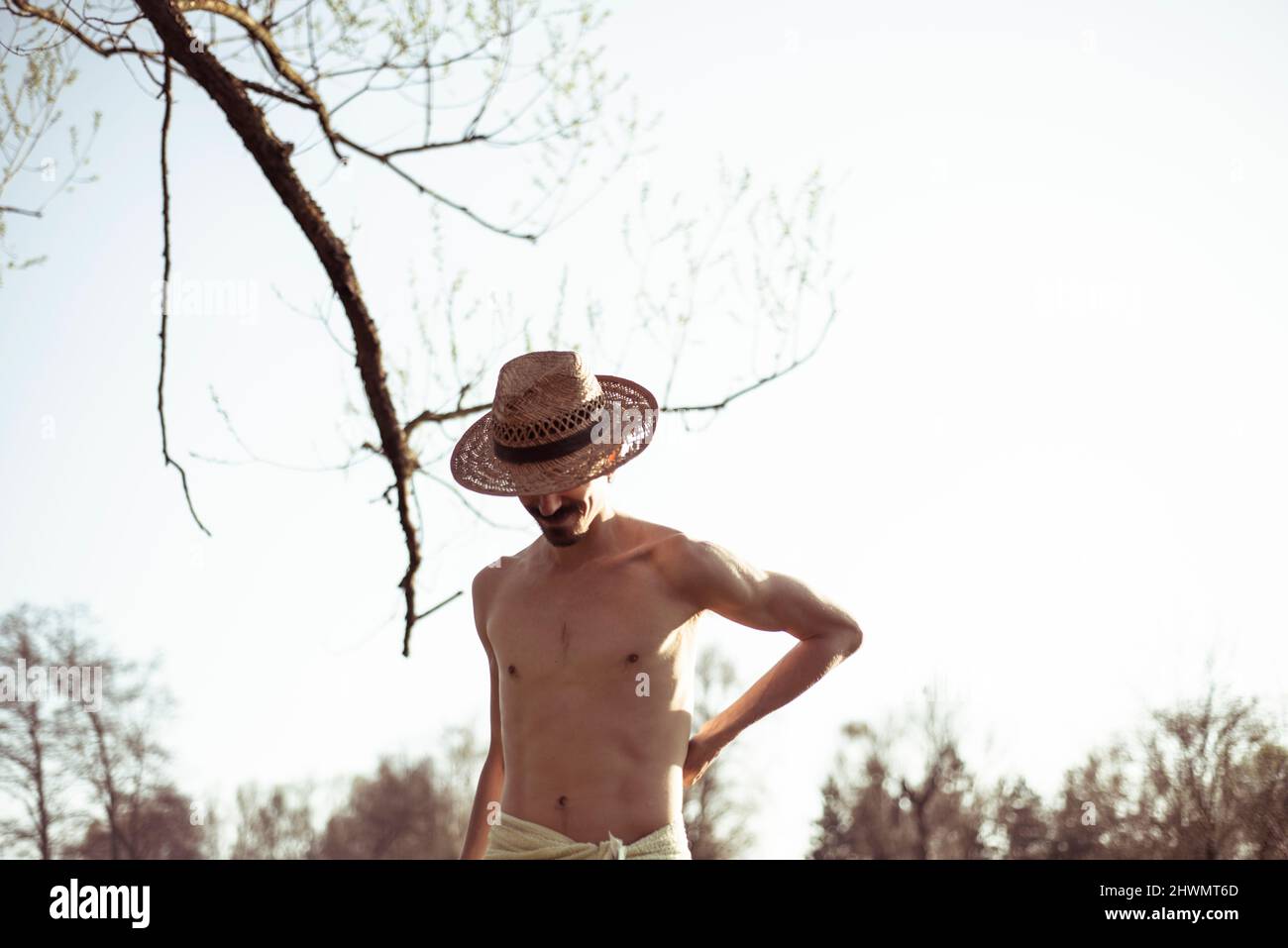 Sombrero de vaquero LGBT de fondo rosa neón, sombreros de playa