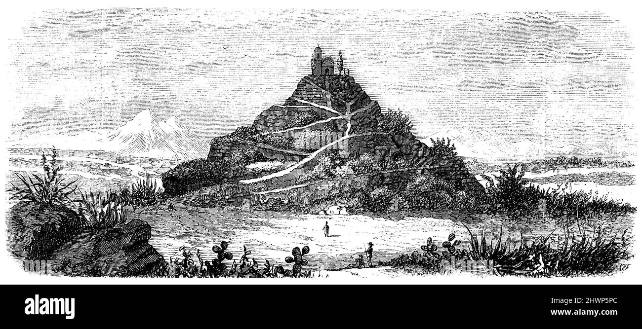 Pirámide de Cholula en su estado actual, , (enciclopedia, 1893), Pyramide von Cholula in ihrem heutigen Zustand, Pyramide Cholula dans son état actuel Foto de stock