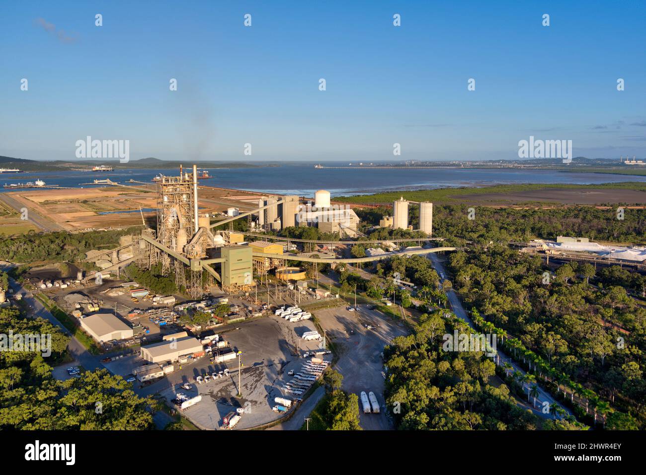 Planta de fabricación de la compañía aérea Cement Australia en Gladstone Queensland Australia Foto de stock