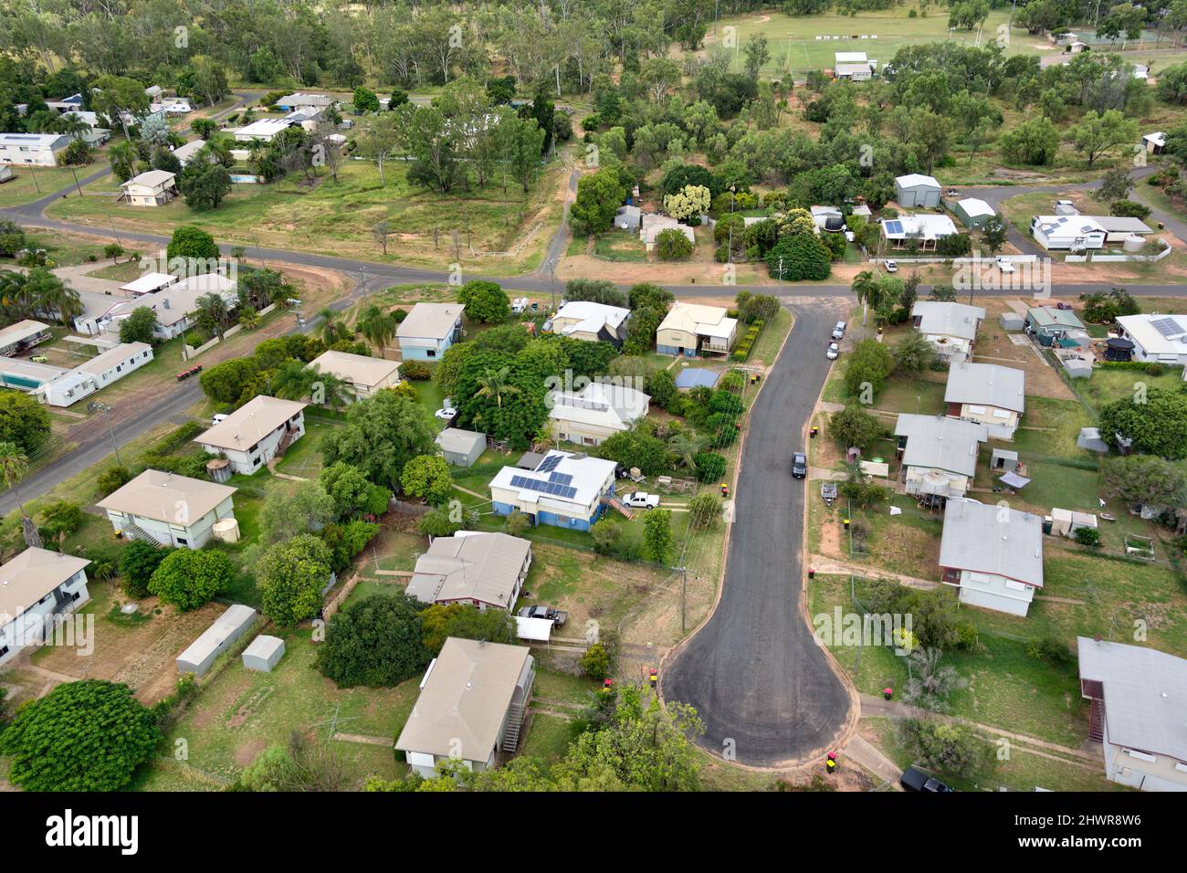 Aérea de la pequeña aldea de Bluff Central Highlands Queensland Australia Foto de stock