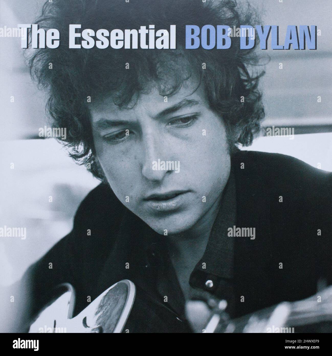 La portada del álbum del CD al esencial Bob Dylan Fotografía de stock -  Alamy