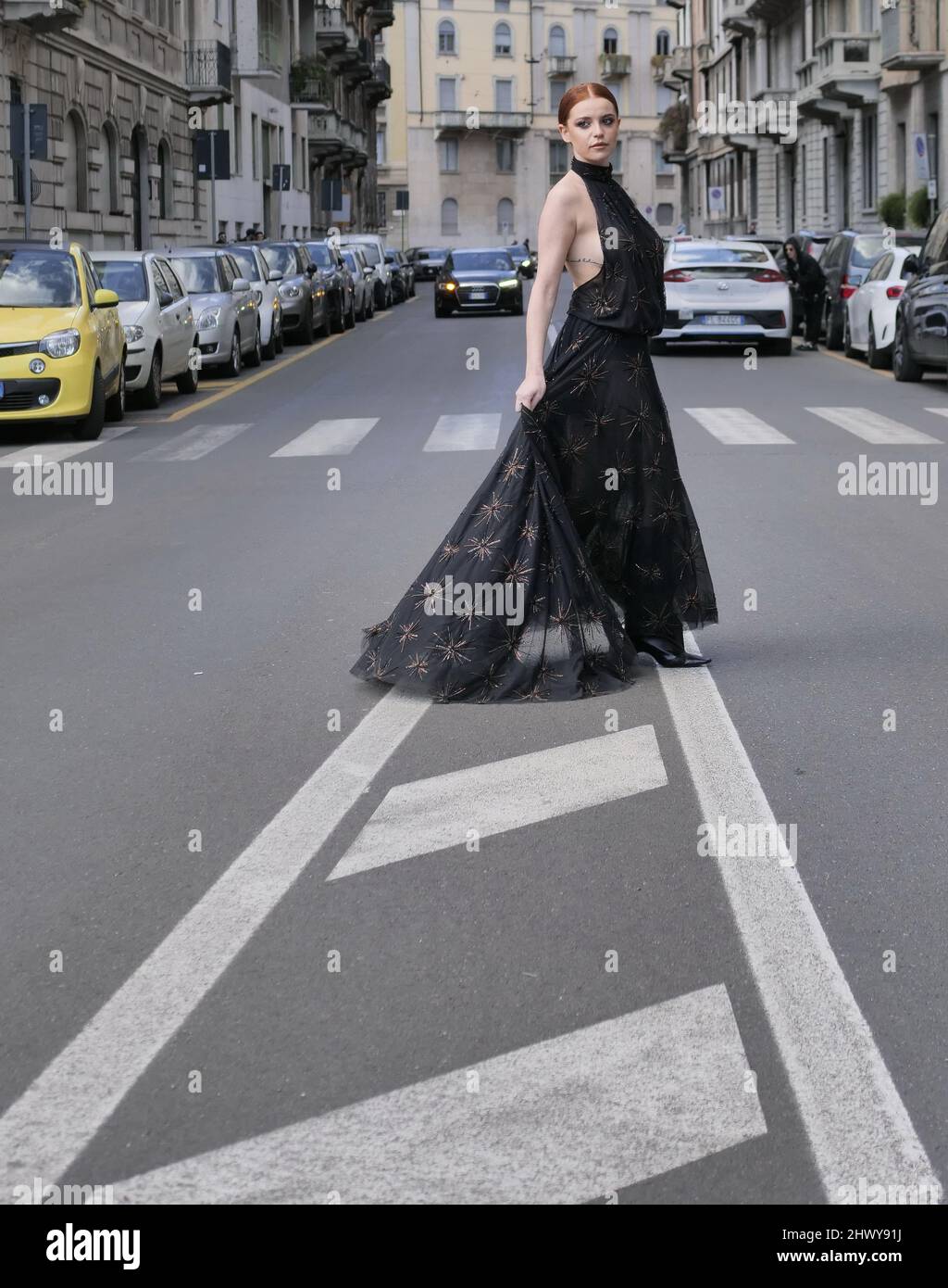Ludovica Bizzaglia ropa estilo calle durante la semana de la moda de Milán  2022 otoño invierno mujer collctions Luisa Spagnoli estilista Fotografía de  stock - Alamy