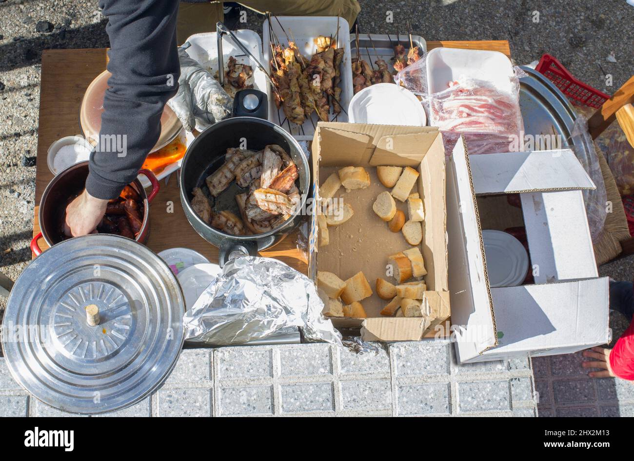 Shrove Martes preparación de alimentos. El Carnaval de Badajoz, recientemente declarado Fiesta de Interés Turístico Internacional. Foto de stock