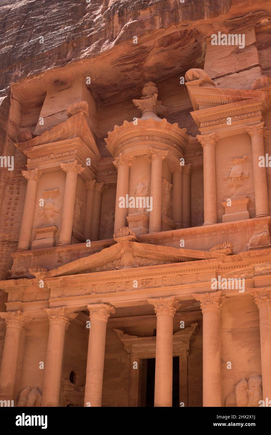 Petra, Al-Khazneh (el Tesoro). Gobernación de MA'an, Jordania. Foto de stock