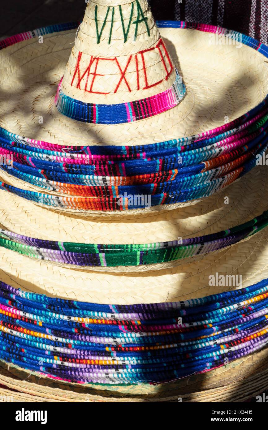 Tienda de sombreros mexicanos fotografías e imágenes de alta resolución -  Alamy