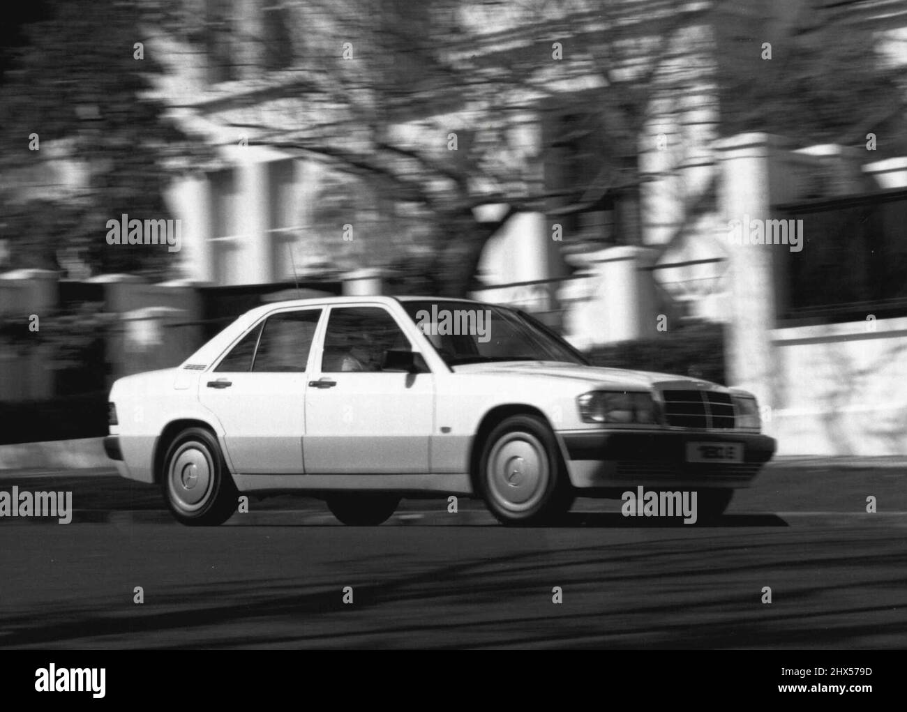 El nuevo Mercedes-Benz 180E, elegante y dinámico, ofrece un motor de ...